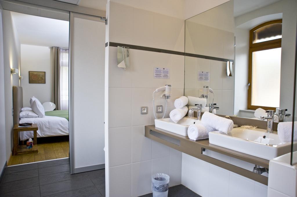 Le Manoir D'Agnes Logis Hotel Restaurant Tarascon-sur-Ariège Eksteriør billede