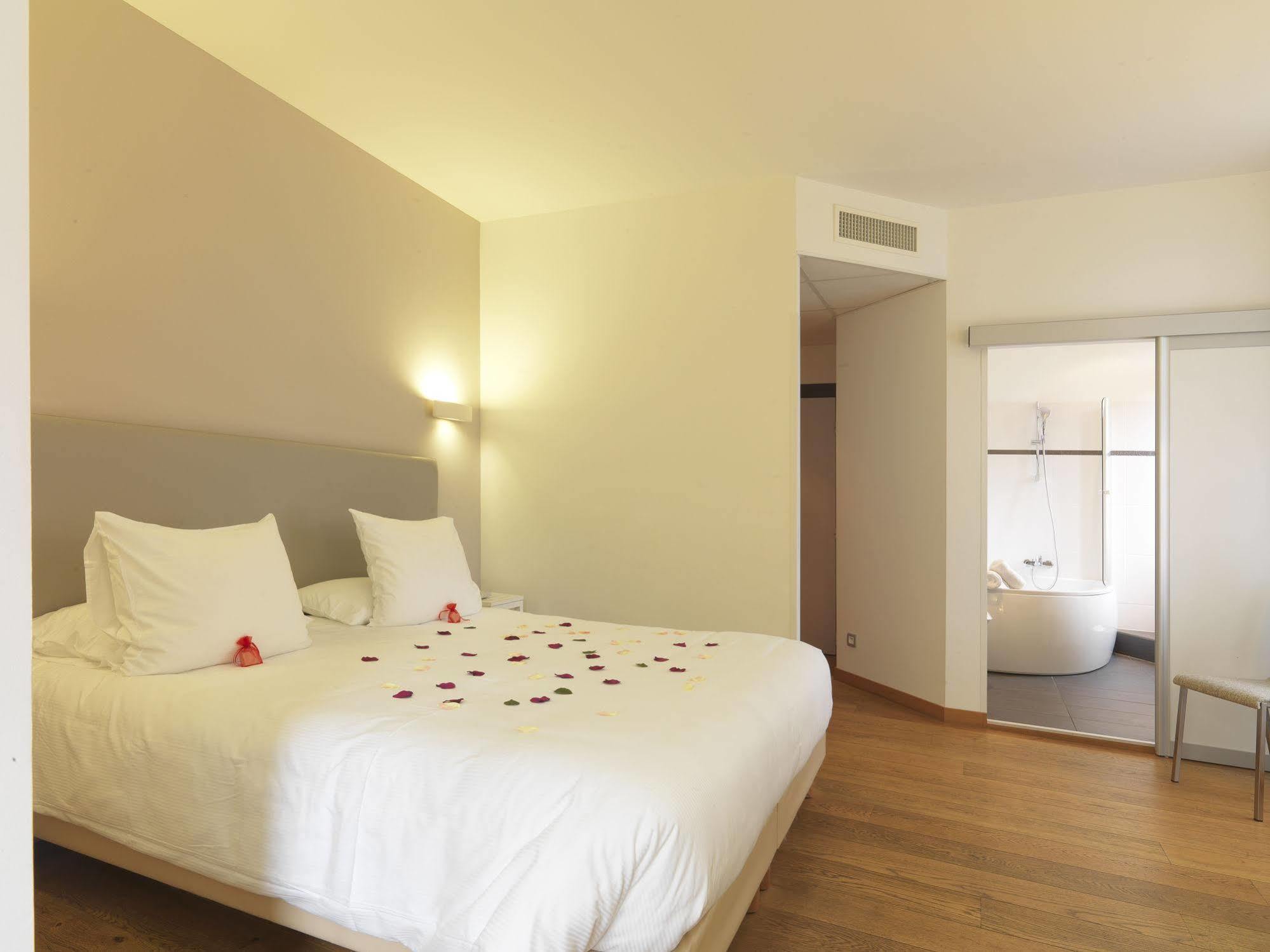 Le Manoir D'Agnes Logis Hotel Restaurant Tarascon-sur-Ariège Eksteriør billede